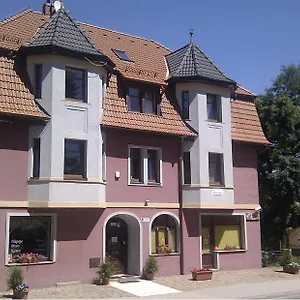 https://willa-pod-wiezami.karpacz-hotel.com