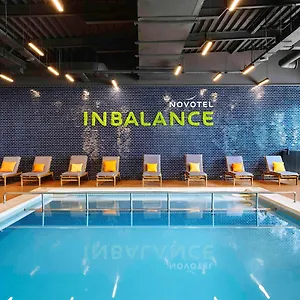 מלון Novotel West